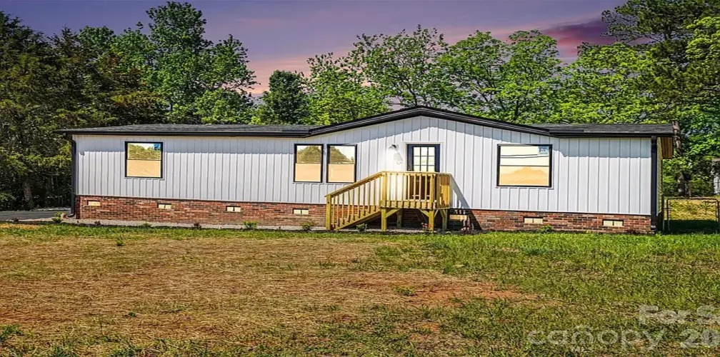 212 S Upright St, Landis, NC 28088